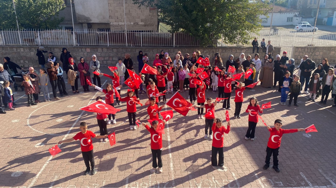 Cumhuriyetimizin 101. Yılı Okulumuzda Coşkuyla Kutlandı.